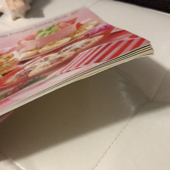 2011 We Energies Cookie Book - Picture 13 of 16